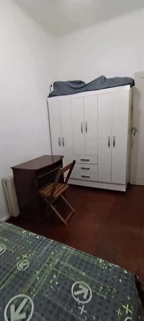 Quarto privativo e silencioso.