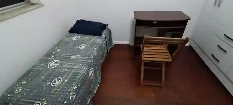 Quarto privativo e silencioso.