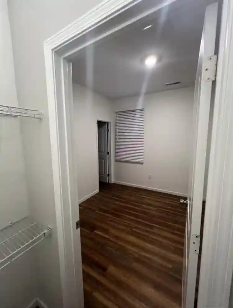 🏠 Private Bedroom + Bathroomm