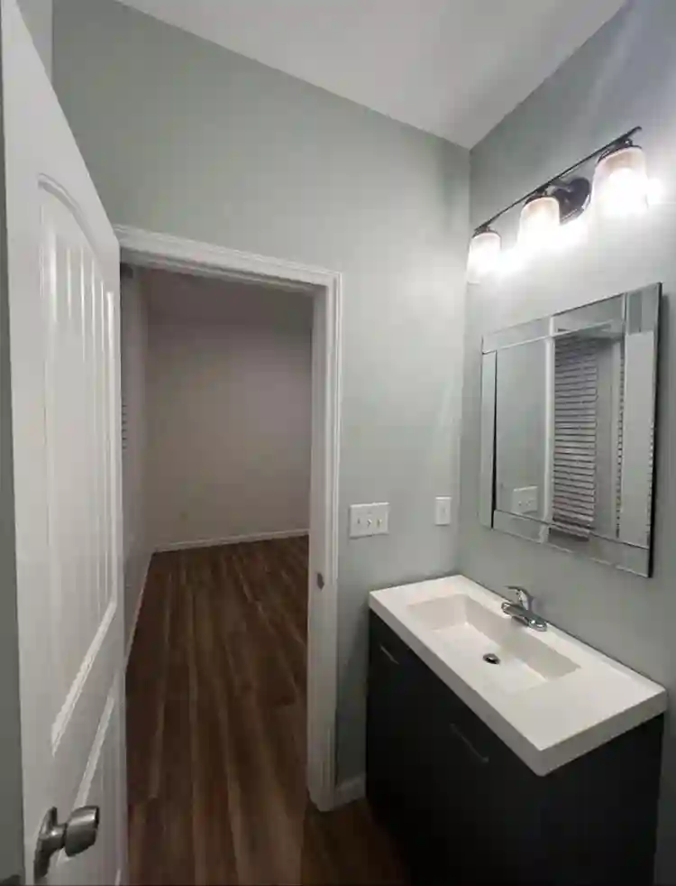 🏠 Private Bedroom + Bathroomm