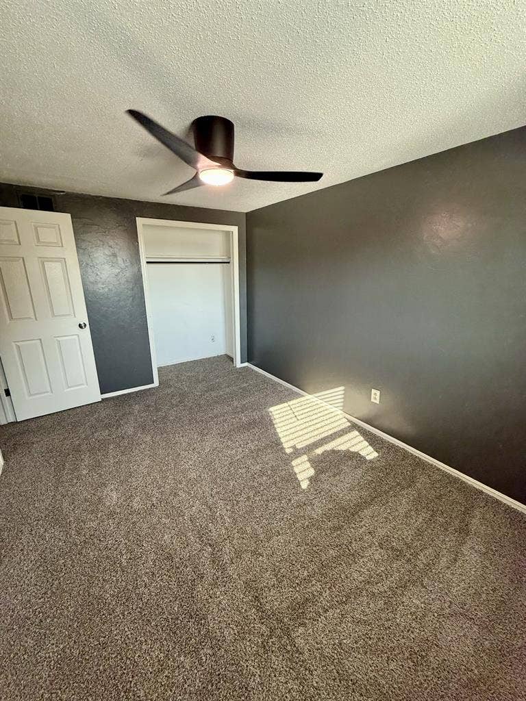 Clean & Quiet Room for Rent