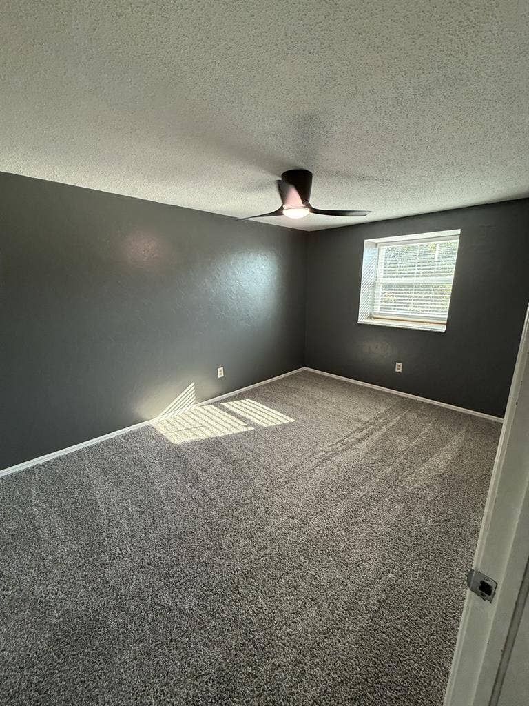 Clean & Quiet Room for Rent