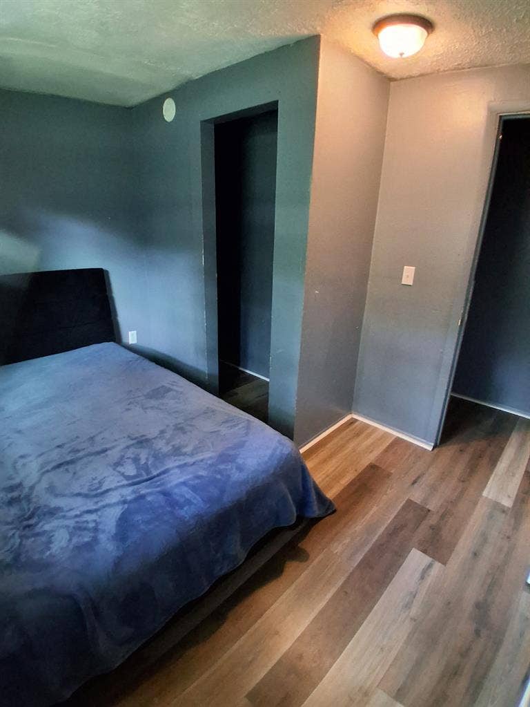 Single person room for rent