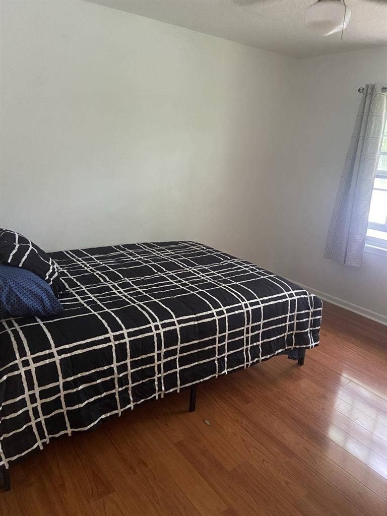 Private room in Quiet Cary home
