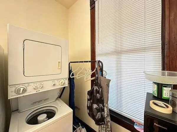 Spacious 1 Bedroom Apartment