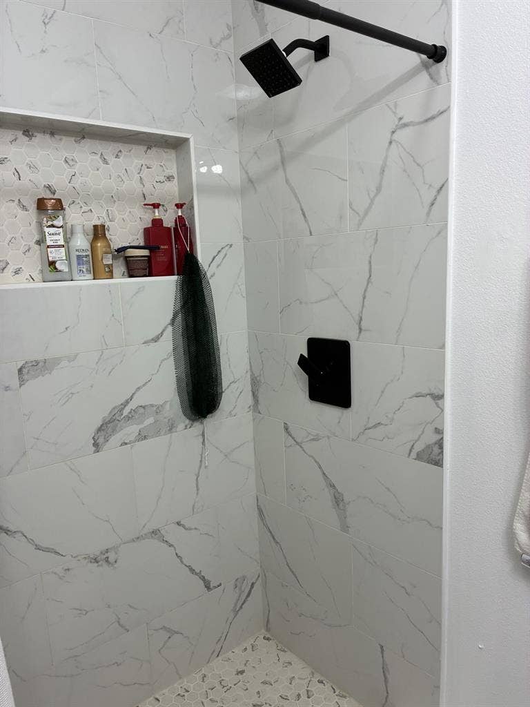 Looking for roommate- 10 months!