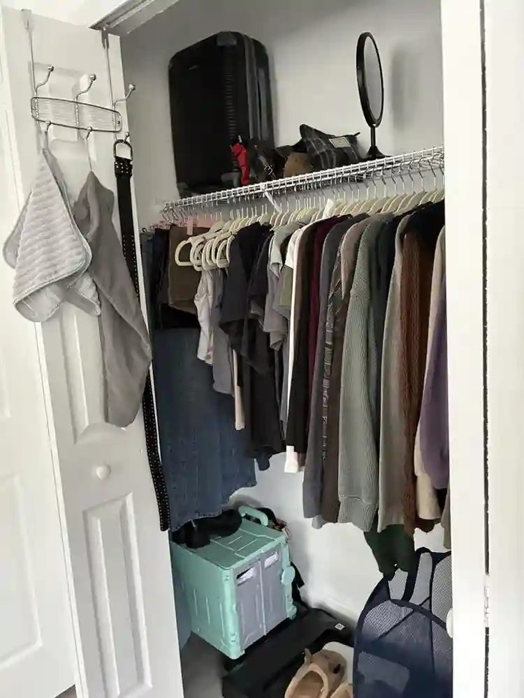 Looking for roommate- 10 months!
