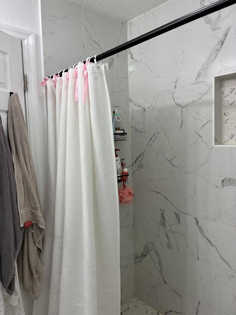 Looking for roommate- 10 months!