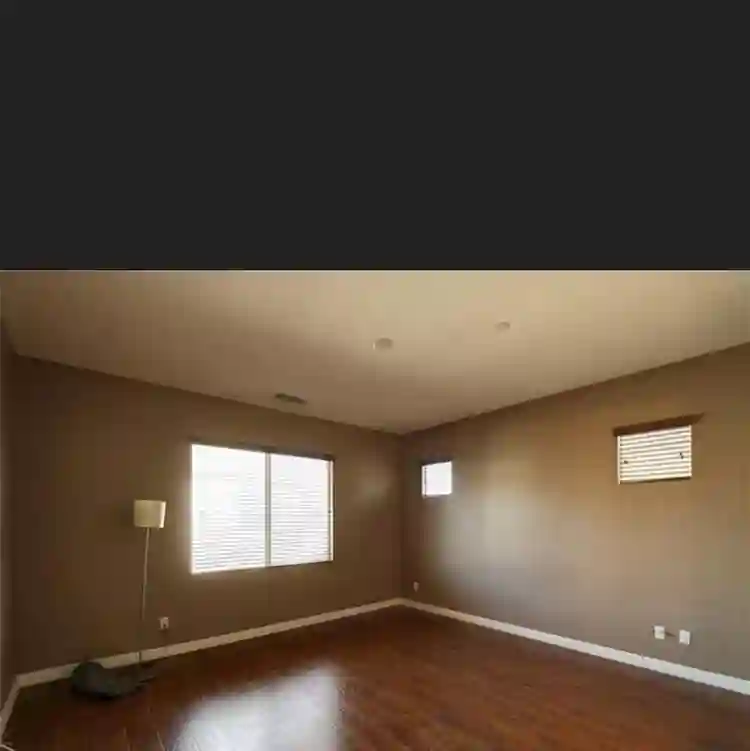 Master bedroom w/walk in closet