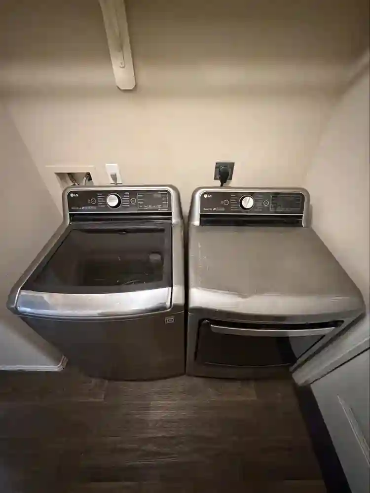 Utilities Include/Close to Downtown