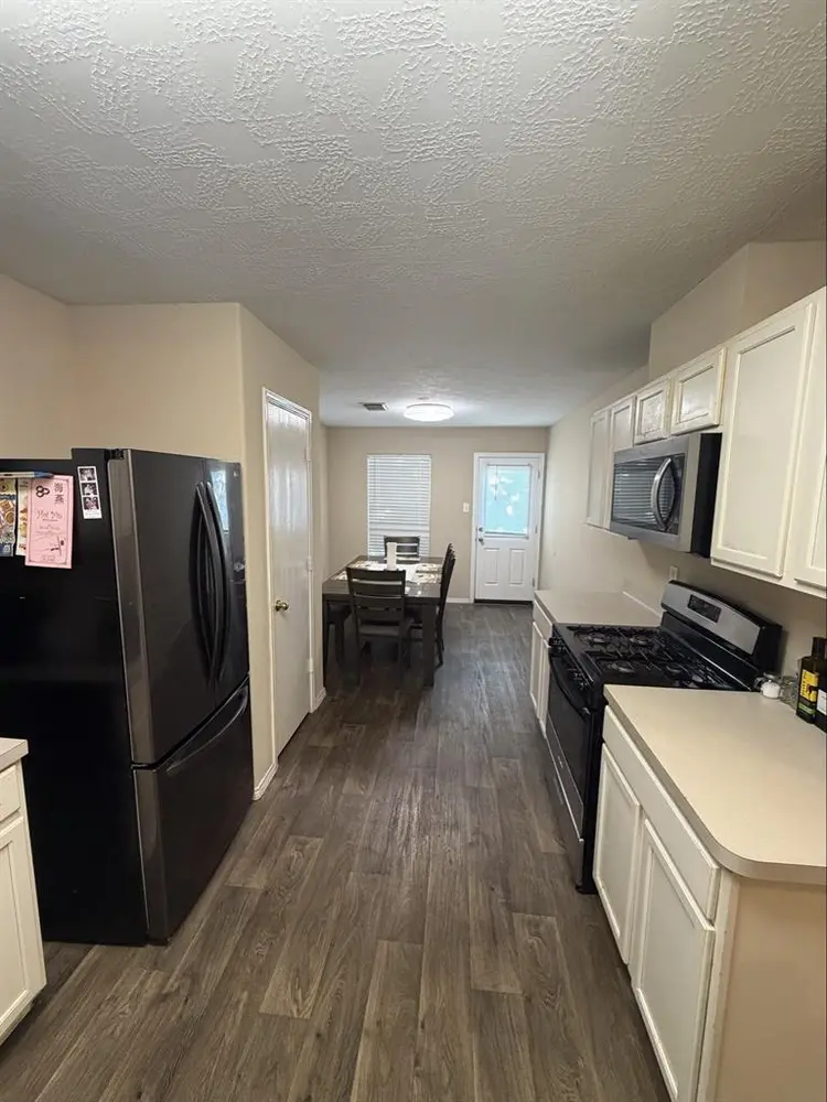 Utilities Include/Close to Downtown