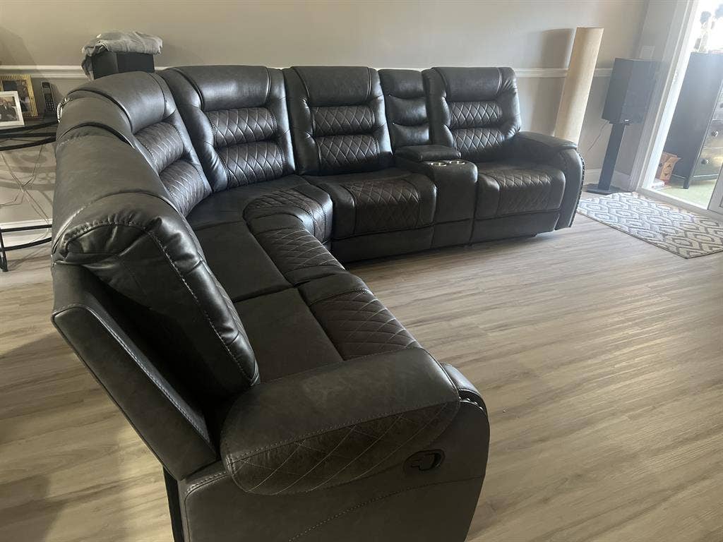 Roommate Wanted - Kernan Blvd.