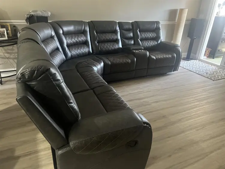 Roommate Wanted - Kernan Blvd.