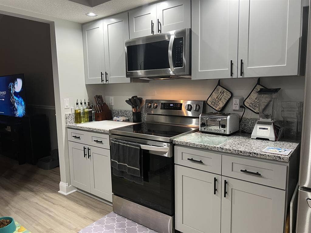 Roommate Wanted - Kernan Blvd.