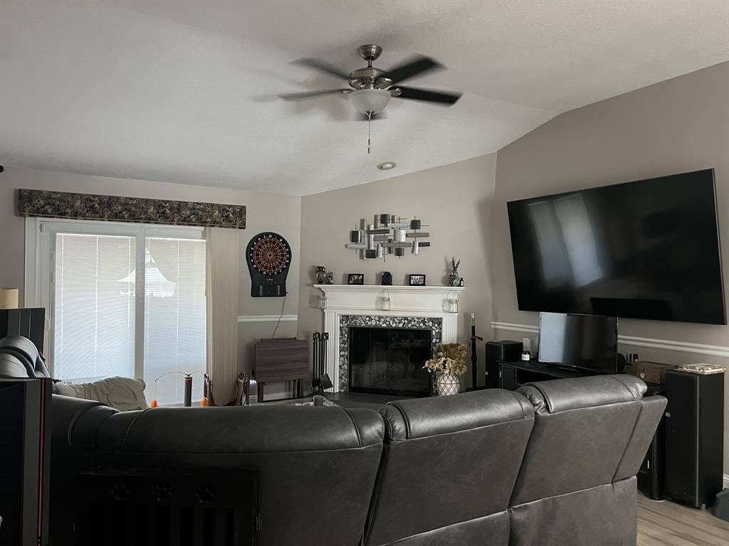 Roommate Wanted - Kernan Blvd.