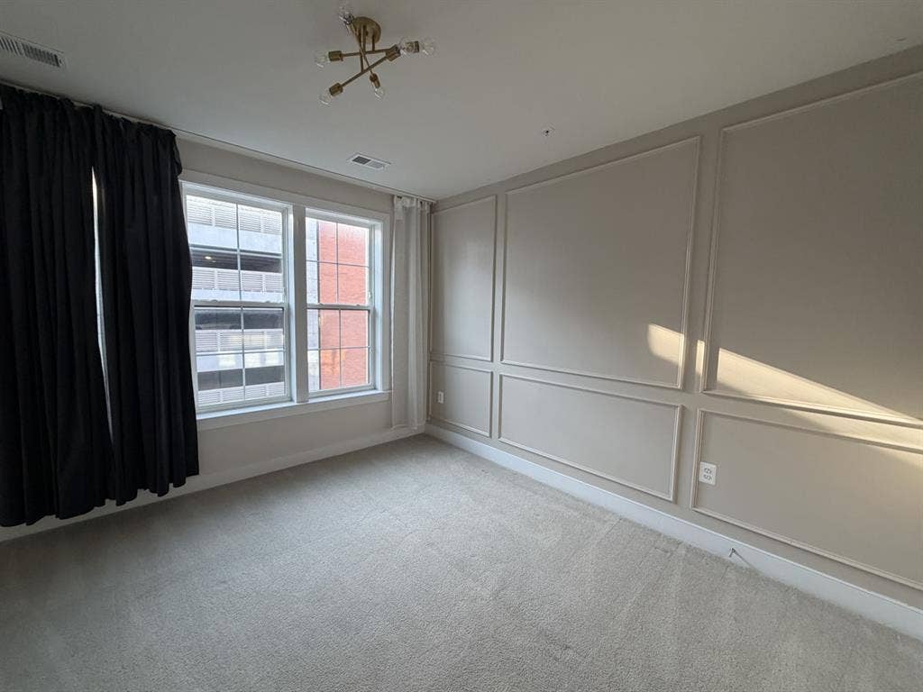2 bed + Den condo for rent