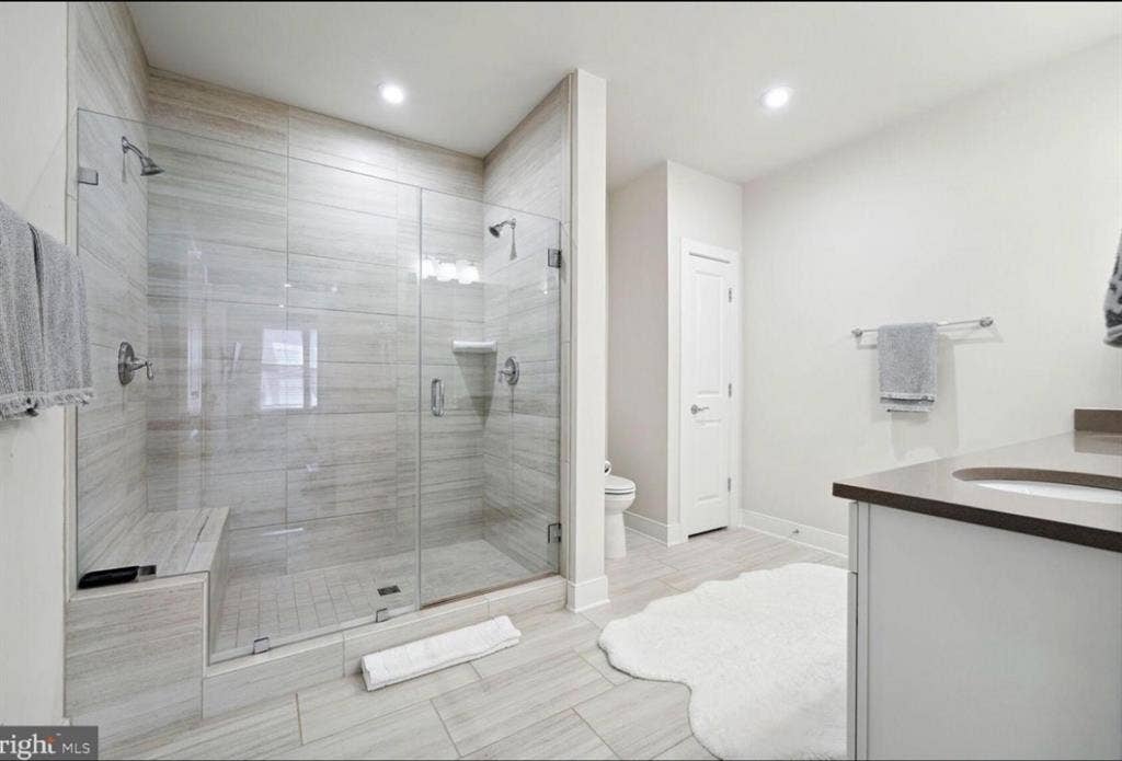 2 bed + Den condo for rent
