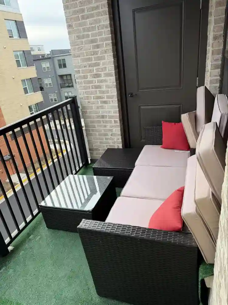 2 bed + Den condo for rent