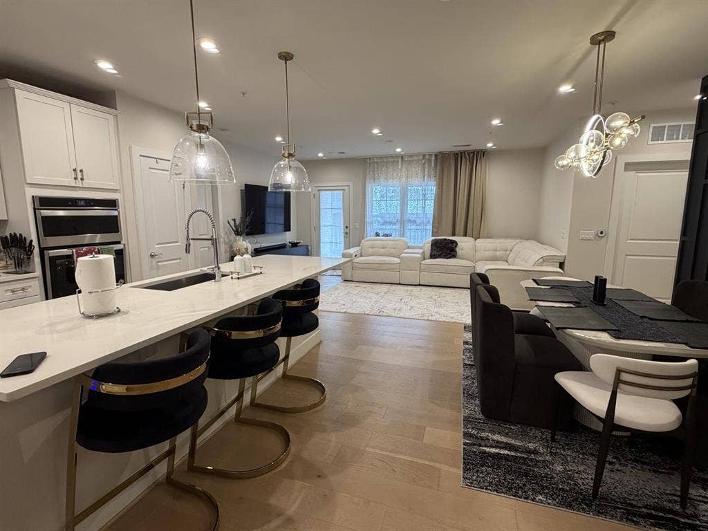 2 bed + Den condo for rent