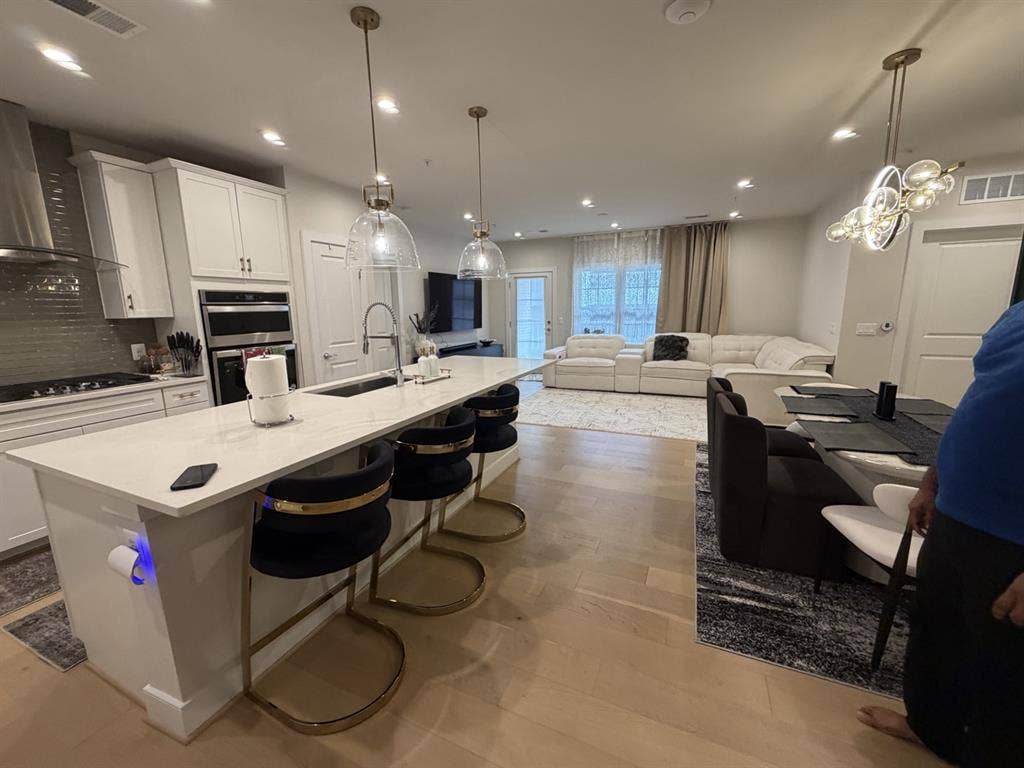 2 bed + Den condo for rent