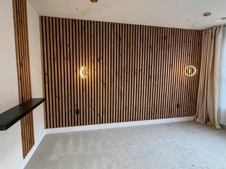 2 bed + Den condo for rent