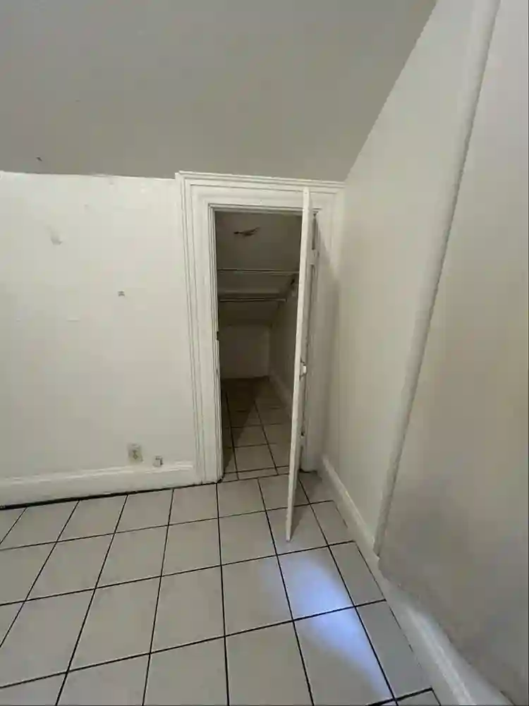 😻 Cat friendly private room