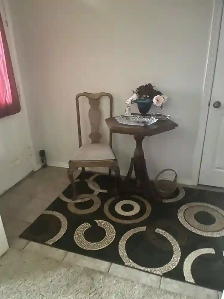 Large room for rent with 1/2 bath