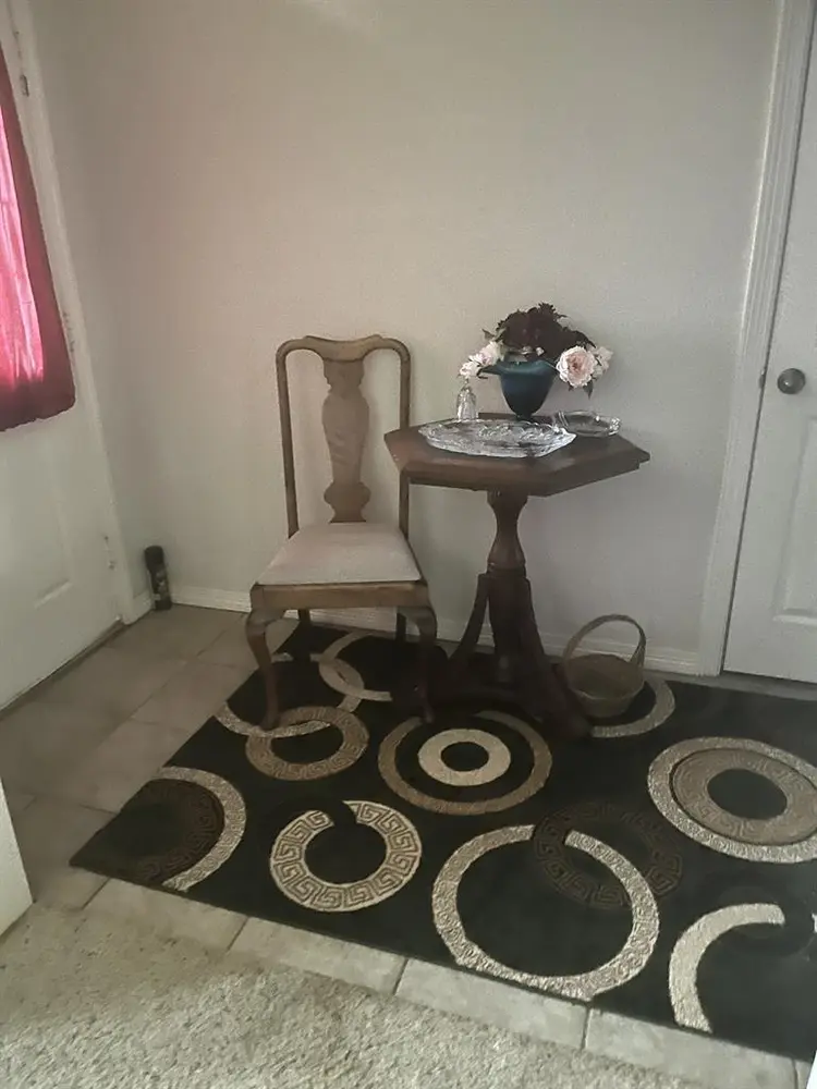 Large room for rent with 1/2 bath