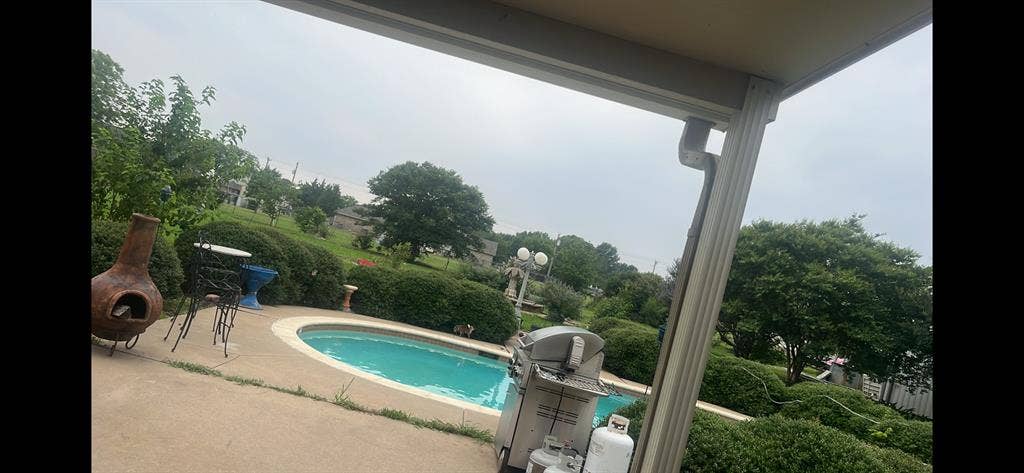 Large room for rent with 1/2 bath