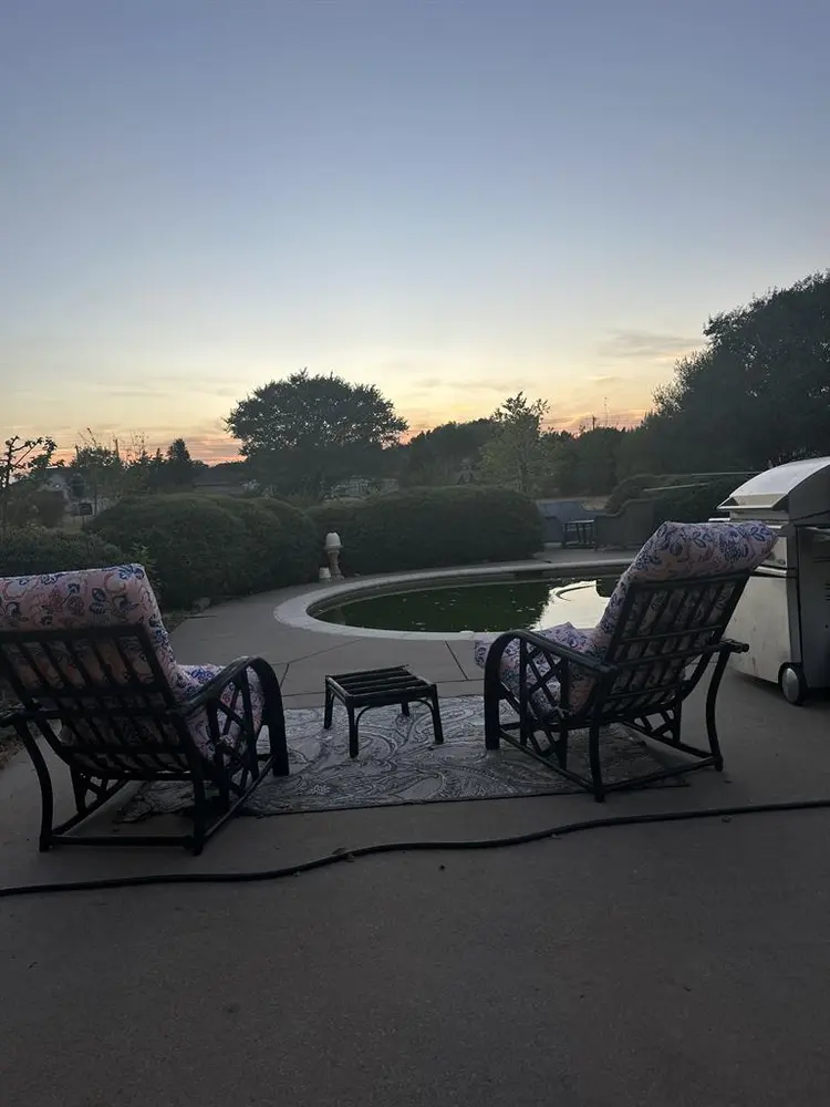 Large room for rent with 1/2 bath