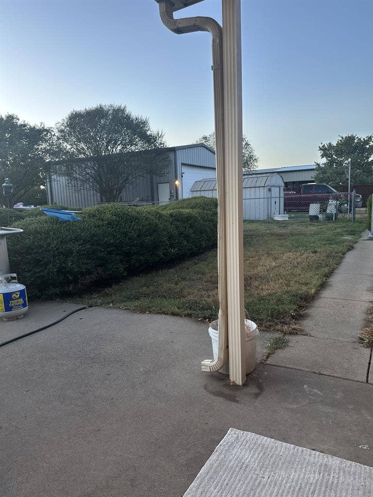 Large room for rent with 1/2 bath