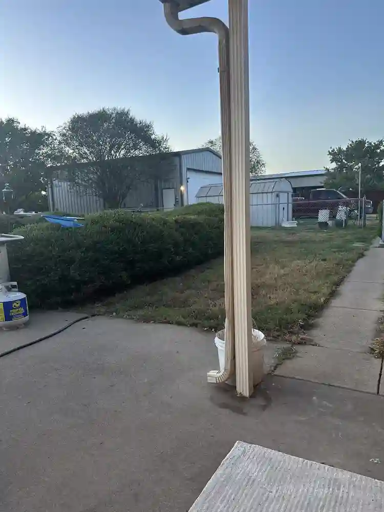 Large room for rent with 1/2 bath