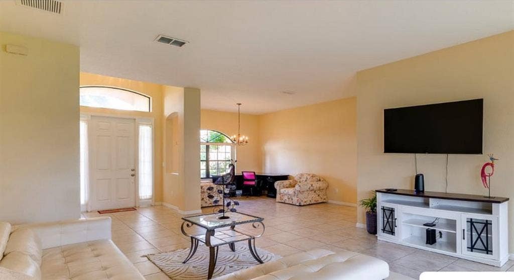 Single room/ house for rent