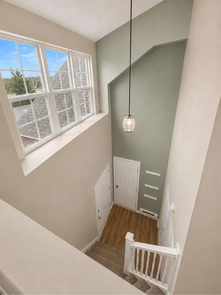 Beautiful 2 Bed/2 Bath Townhome