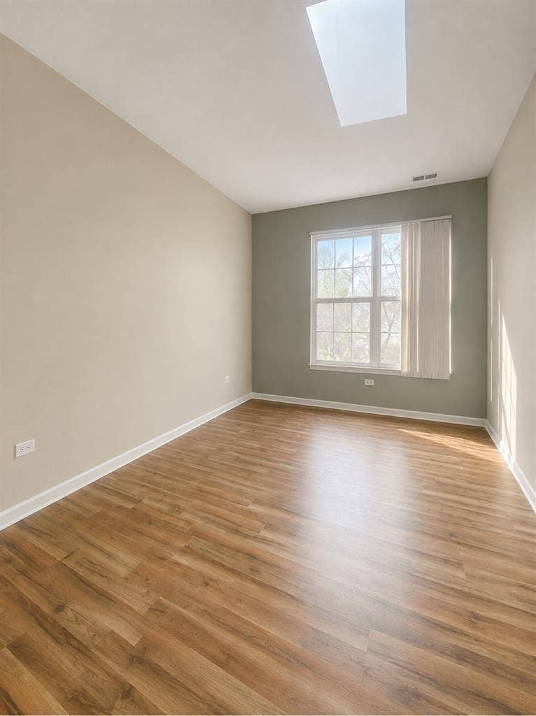 Beautiful 2 Bed/2 Bath Townhome