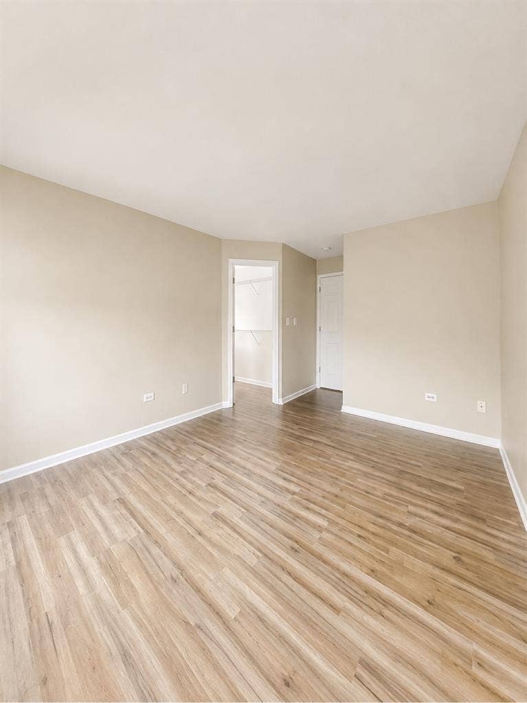 Beautiful 2 Bed/2 Bath Townhome