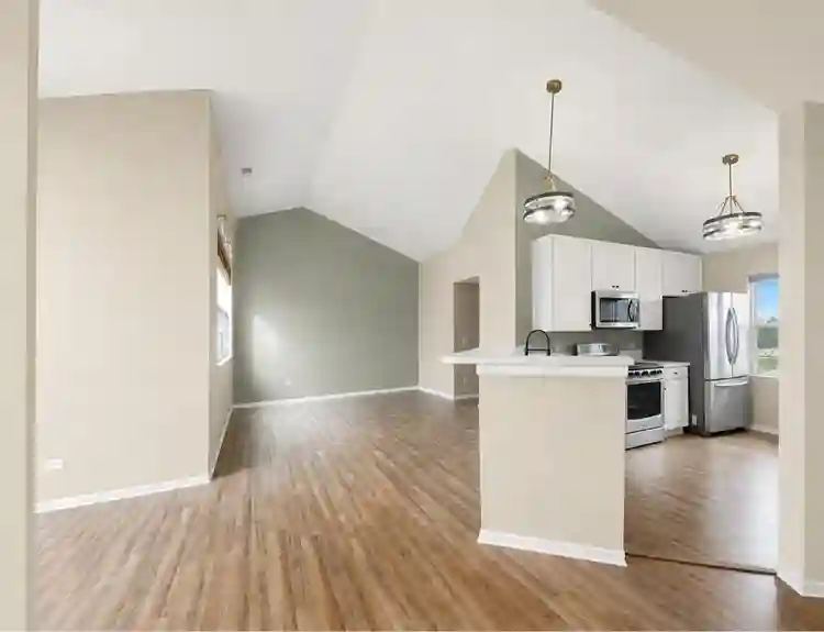Beautiful 2 Bed/2 Bath Townhome
