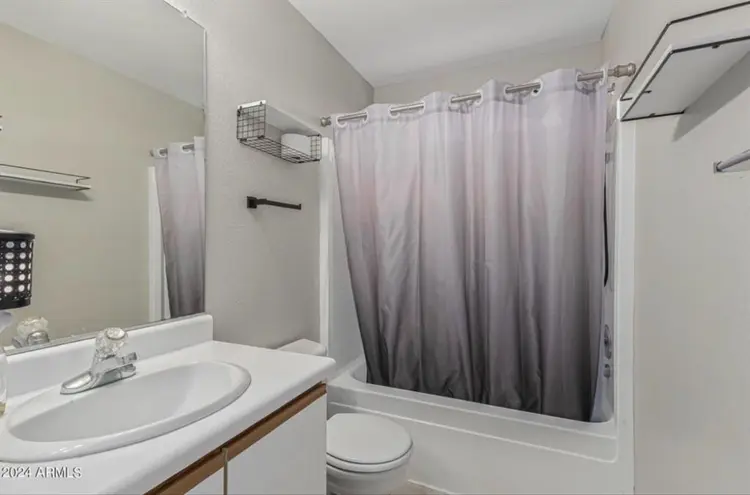 Rent room in 3 bed / 2 bath housee