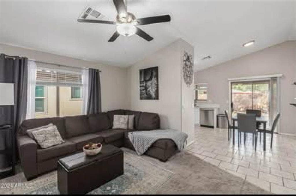 Rent room in 3 bed / 2 bath housee