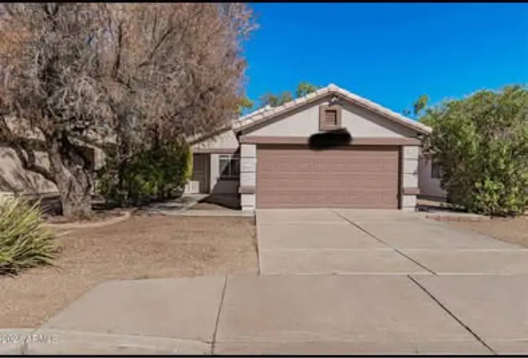 Rent room in 3 bed / 2 bath housee