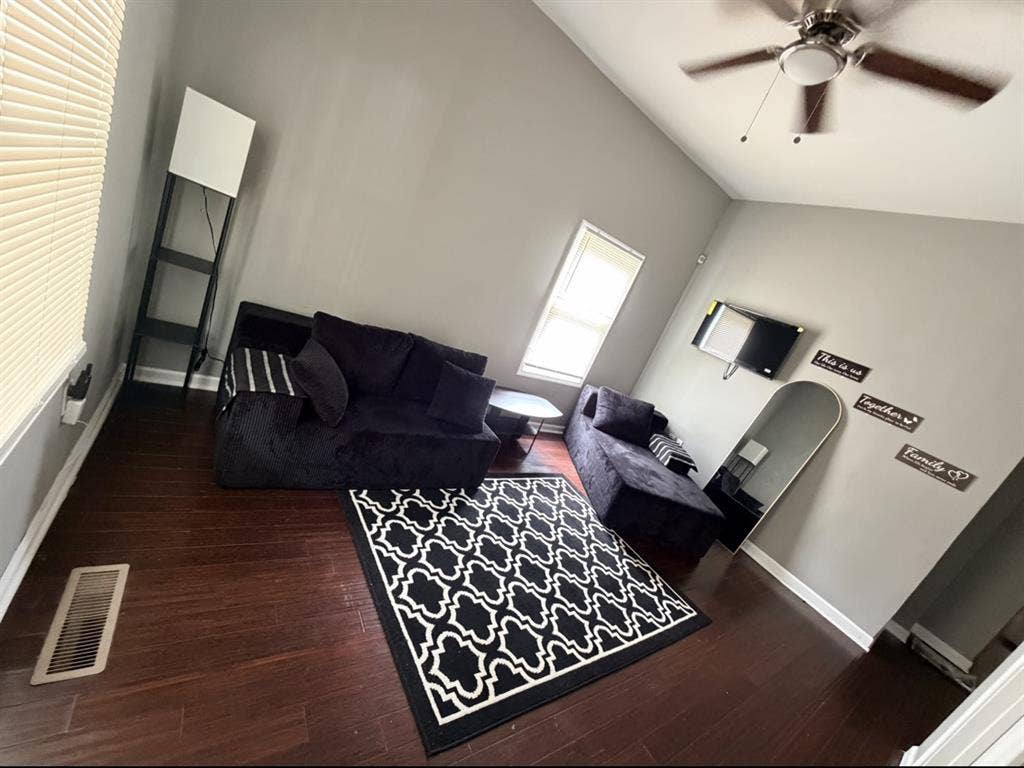 Room for rent 225 weekly