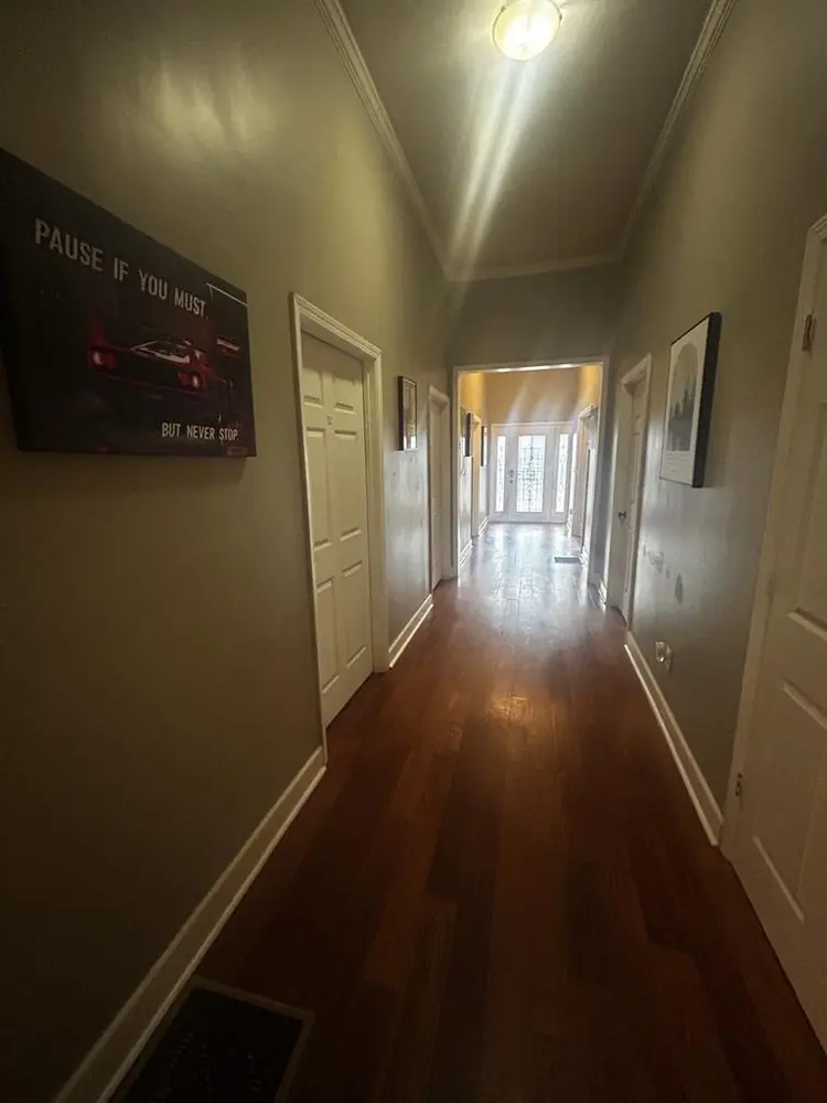 300 weekly private bathroom in room