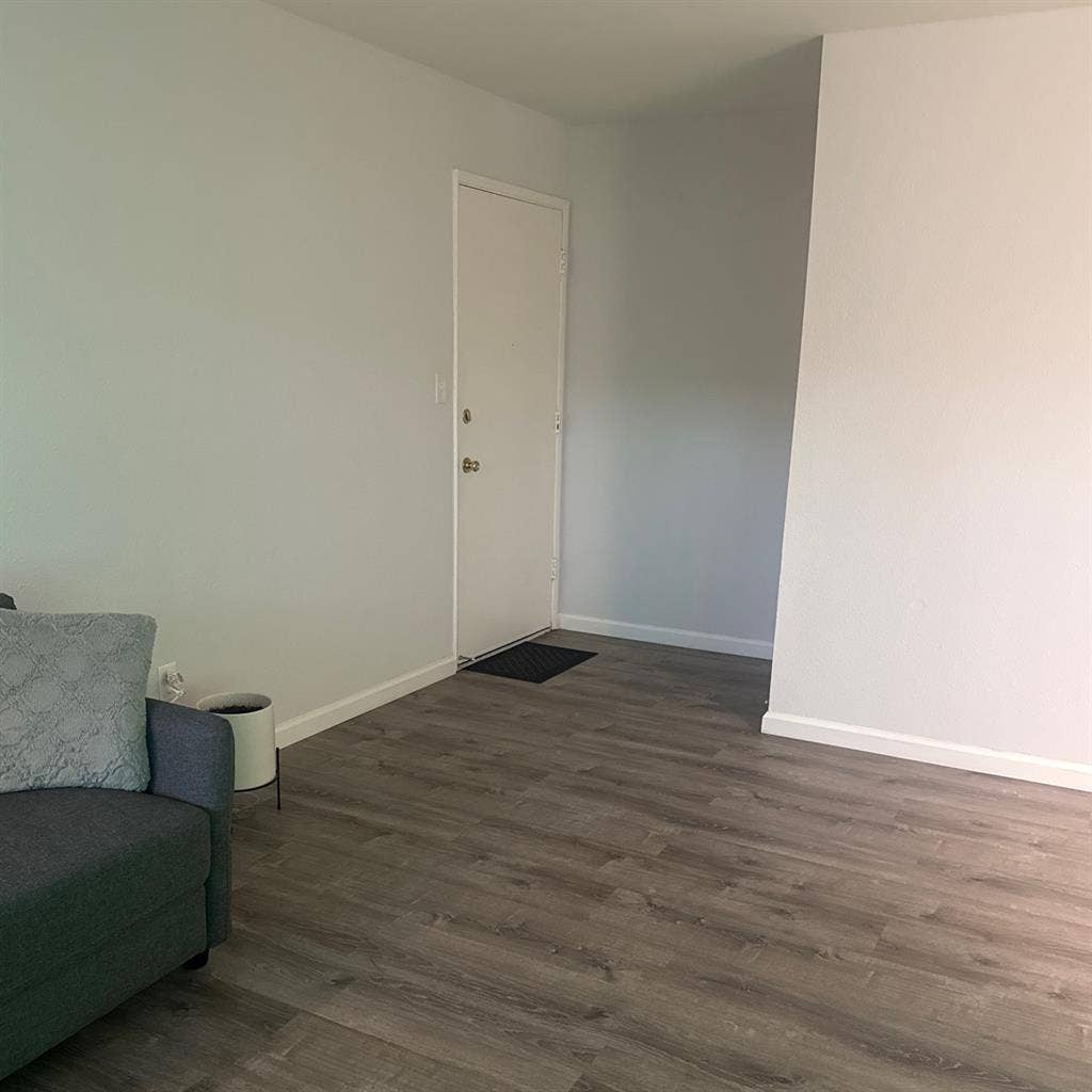 Bedroom for rent.
