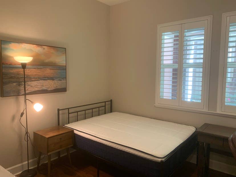 1st floor Master Suite/Full bath.