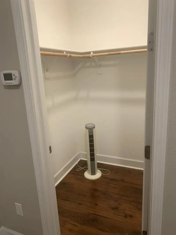 1st floor Master Suite/Full bath.