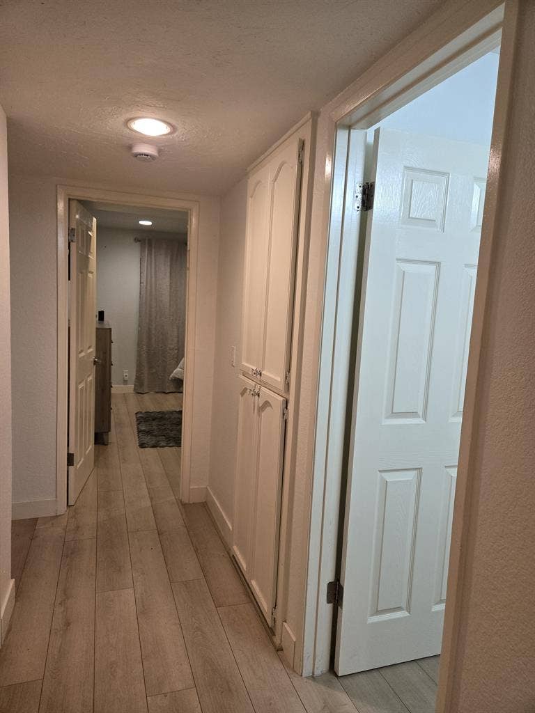 Looking for long term female roomma