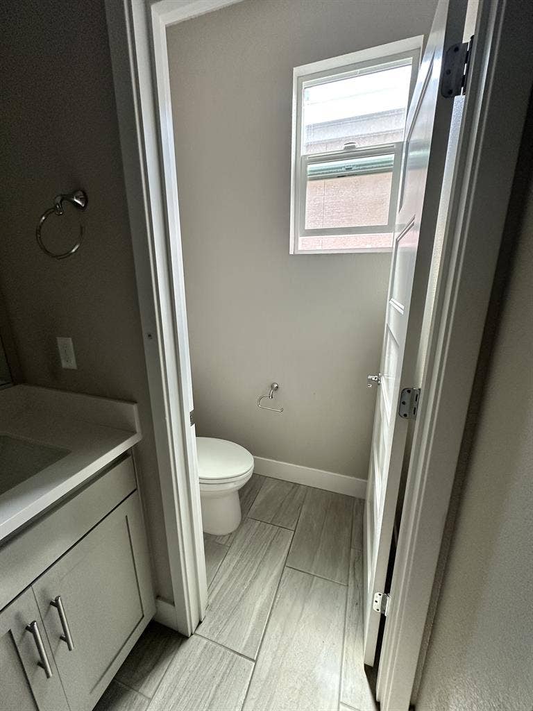 Urgent roommate needed!!