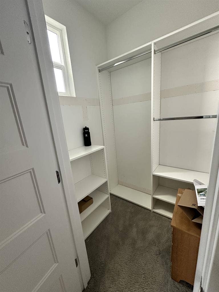 Urgent roommate needed!!