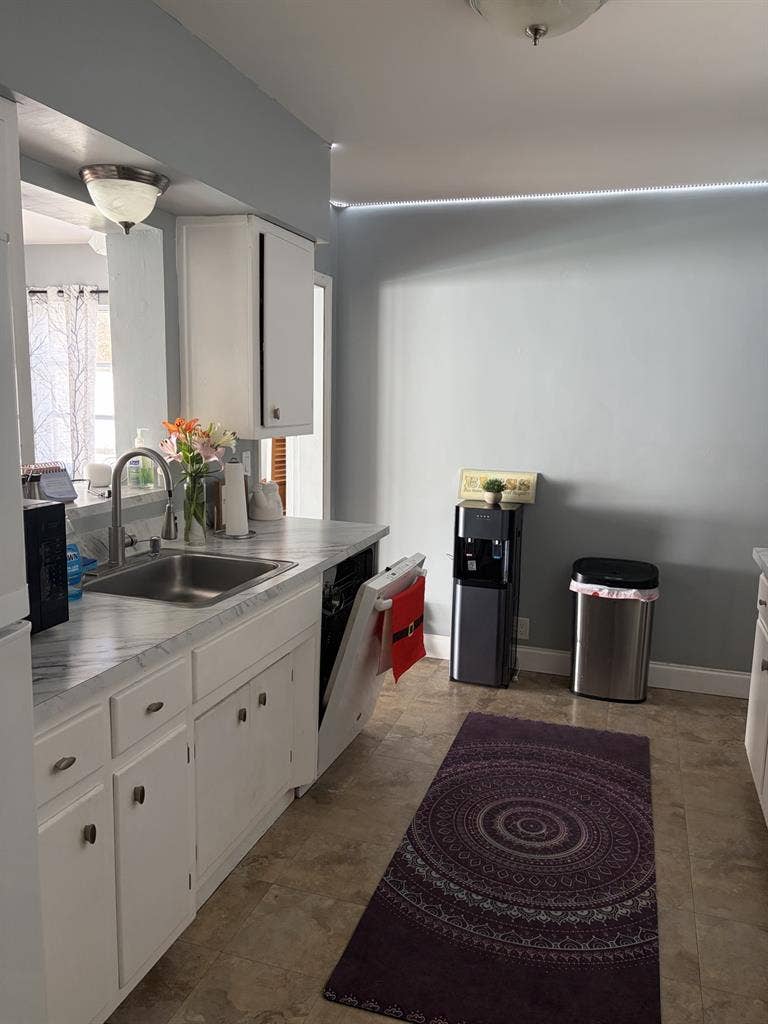 $800 room for rent