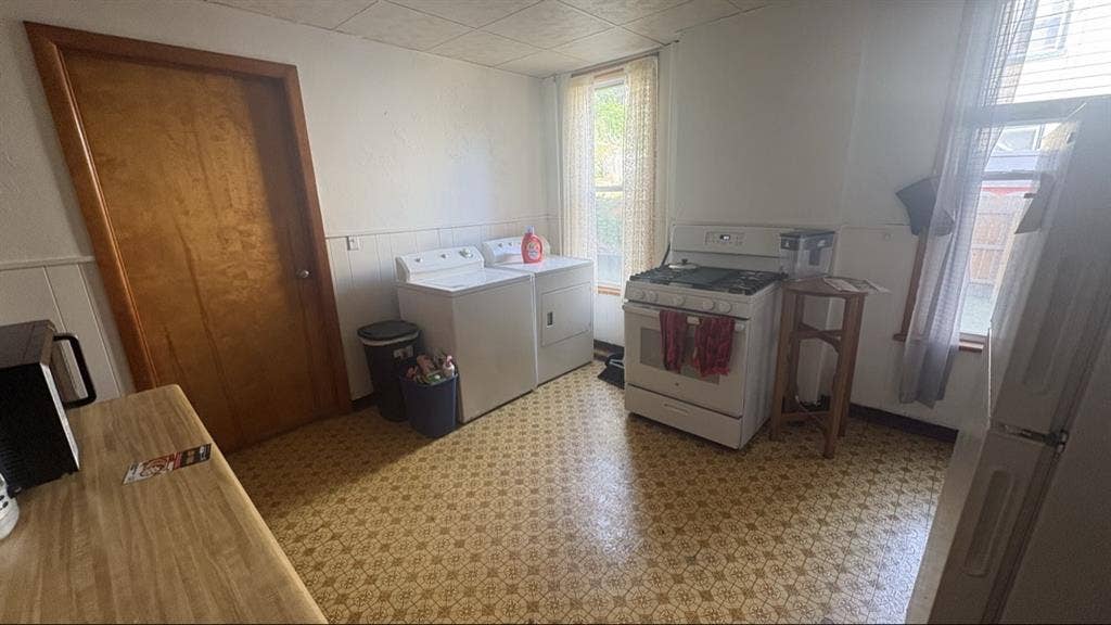 2 bed 1 bath, first floor